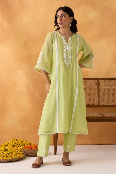 Shipraa Grover_Green Chanderi, Cotton Embroidery Round Neck Shiza Kurta And Pant Set _Online_at_Aza_Fashions