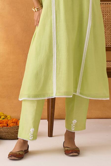 Shipraa Grover_Green Chanderi, Cotton Embroidery Round Neck Shiza Kurta And Pant Set _at_Aza_Fashions