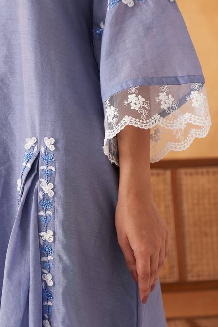 Buy_Shipraa Grover_Grey Chanderi, Maheshwari Embroidery, Lace Layla Resham Straight Kurta Pant Set _Online_at_Aza_Fashions