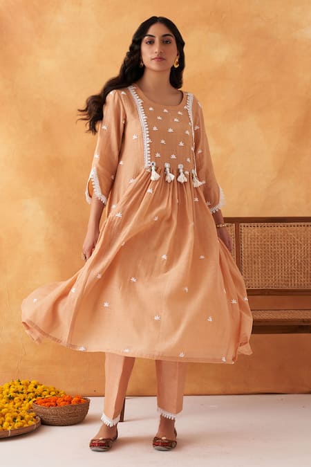 Buy_Shipraa Grover_Gold Chanderi Pearls, Tassels Round Neck Ara Resham Embroidered Kurta Pant Set _Online_at_Aza_Fashions