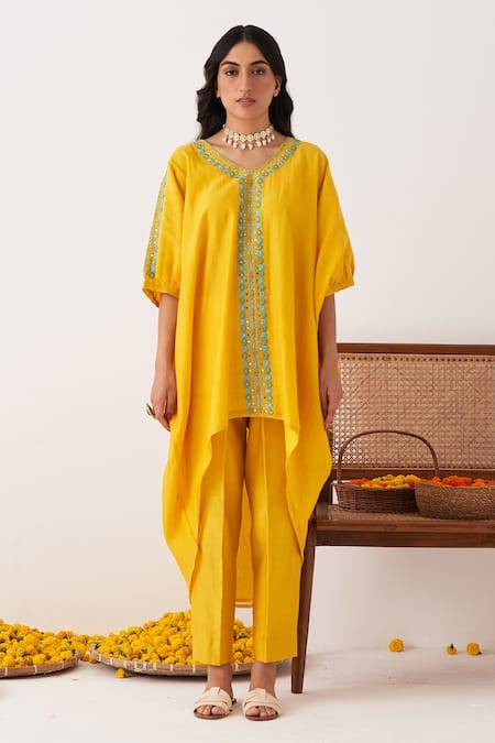 Shipraa Grover Yellow Chanderi Embroidery V-neck Shia Kaftan And Pant Set Online at Aza Fashions Shipraa Grover_Yellow Chanderi Embroidery V-neck Shia Kaftan And Pant Set _Online_at_Aza_Fashions