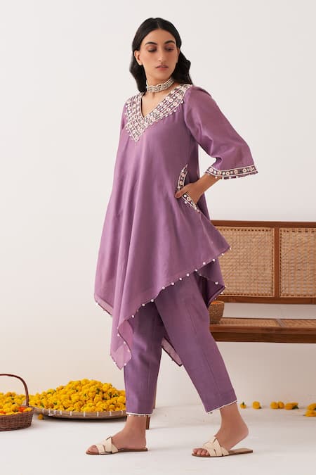 Buy_Shipraa Grover_Purple Chanderi Mirrors, Sequins V-neck Aaliyah Asymmetrical Kurta Pant Set _Online_at_Aza_Fashions