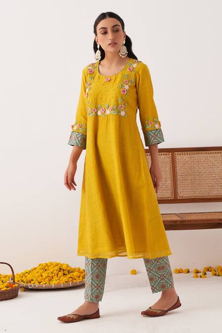 Buy Shipraa Grover Yellow Chanderi Embroidery Round Neck Arya Floral Bodice Kurta And Pant Set Online at Aza Fashions Buy_Shipraa Grover_Yellow Chanderi Embroidery Round Neck Arya Floral Bodice Kurta And Pant Set _Online_at_Aza_Fashions