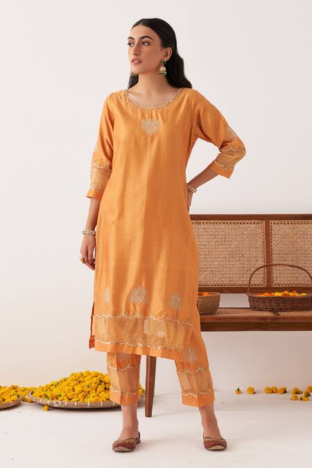 Buy_Shipraa Grover_Orange Chanderi Embroidery, Sequins Round Neck Alara Zari Kurta Pant Set _Online_at_Aza_Fashions