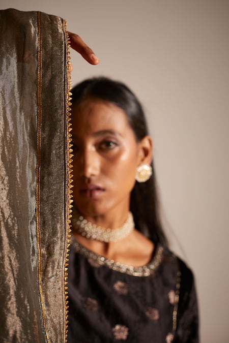 Buy_Shorshe Clothing_Silver Handloom Tissue Gota Patti, Paisley Hand Block Print Dupatta _Online_at_Aza_Fashions