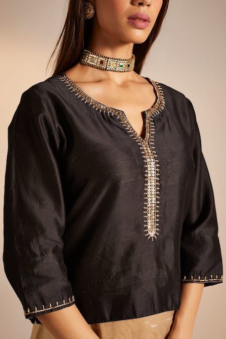Shorshe Clothing_Black Chanderi Notched Saifi Blouse _at_Aza_Fashions