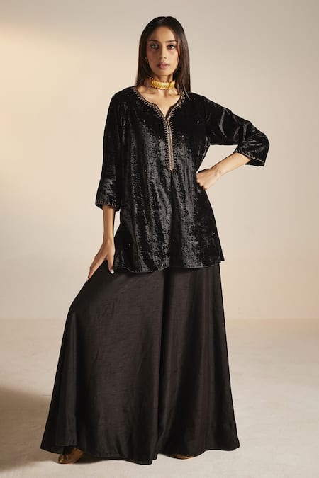 Shorshe Clothing Black Kurta Velvet Embroidery Floral Notched Saifi And Gharara Set 