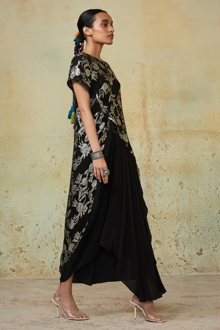 Shop Style Junkiie Black Georgette Embroidery Round Neck Asymmetrical Wrap Tunic Online at Aza Fashions Shop_Style Junkiie_Black Georgette Embroidery Round Neck Asymmetrical Wrap Tunic _Online_at_Aza_Fashions