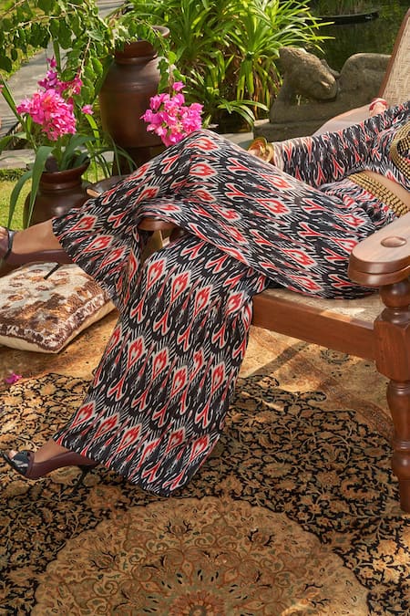Surily G_Black Satin Georgette Printed Ikat Drop-crotch Pant  _Online_at_Aza_Fashions
