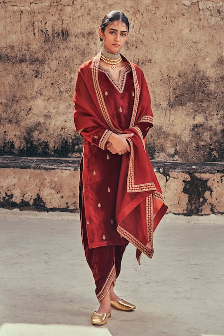 Taisha Orange Silk, Cotton, Velvet, Organza Embroidery, Chains Kurta Dhoti Pant Set at Aza Fashions Taisha_Orange Silk, Cotton, Velvet, Organza Embroidery, Chains Kurta Dhoti Pant Set _at_Aza_Fashions