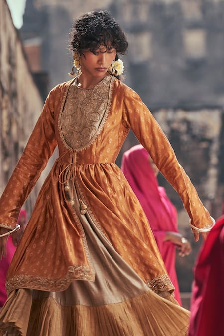 Buy_Taisha_Gold Kota Doria, Silk Zari, Embroidery Scoop Neck, Handwoven Jacket Anarkali Set 
