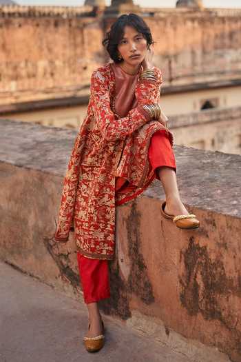 Buy_Taisha_Red Organza, Sequins Collared Forest Embroidered Kurta And Pant Set 