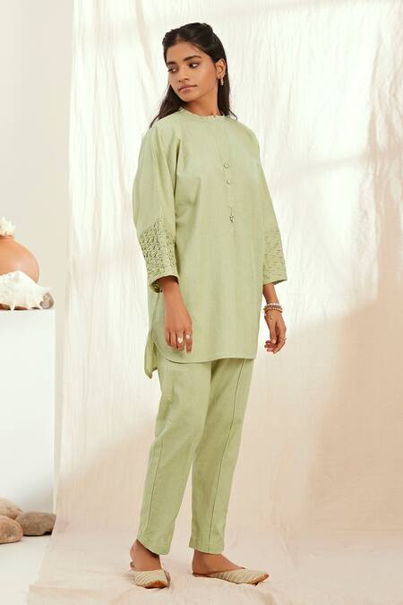 The Right Cut_Green Linen Round Neck Ezili Diamond Smocked Top And Narrow Pant Set_Online_at_Aza_Fashions
