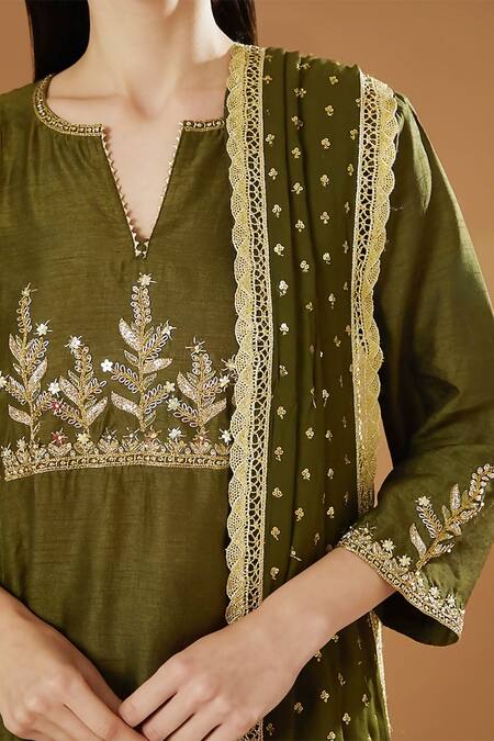 OMI Green Cotton Embroidery Split V-neck Placement Hand Kurta Set Online at Aza Fashions OMI_Green Cotton Embroidery Split V-neck Placement Hand Kurta Set _Online_at_Aza_Fashions
