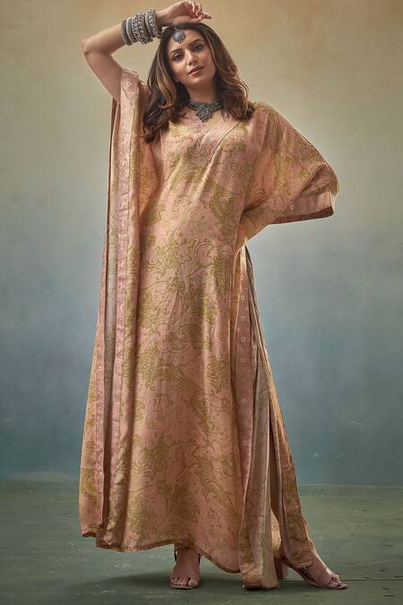 Affroz Pink Viscose, Crepe V-neck Paisley Print Kaftan Online at Aza Fashions Affroz_Pink Viscose, Crepe V-neck Paisley Print Kaftan _Online_at_Aza_Fashions