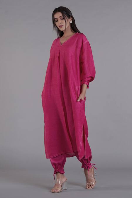 Shop Affroz Pink Linen V Neck Oversized Kurta And Pant Set Online at Aza Fashions Shop_Affroz_Pink Linen V Neck Oversized Kurta And Pant Set _Online_at_Aza_Fashions