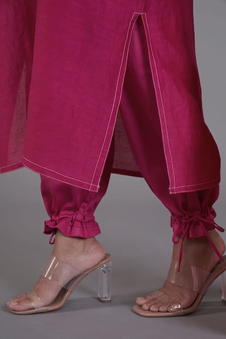 Affroz Pink Linen V Neck Oversized Kurta And Pant Set at Aza Fashions Affroz_Pink Linen V Neck Oversized Kurta And Pant Set _at_Aza_Fashions