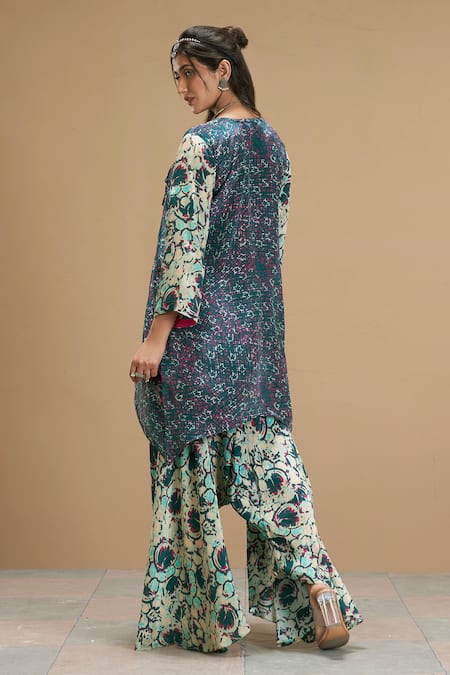 Affroz_Green Viscose Crepe Floral Abstract V Neck Print Kurta And Flared Pant Set _Online_at_Aza_Fashions