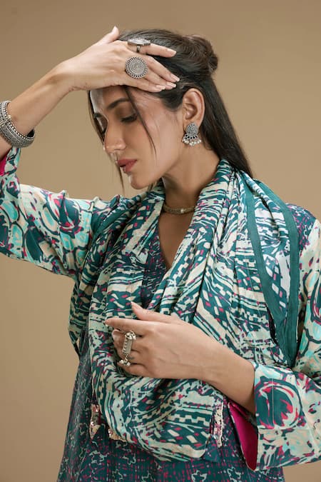 Buy_Affroz_Green Viscose Crepe Floral Abstract V Neck Print Kurta And Flared Pant Set _Online_at_Aza_Fashions