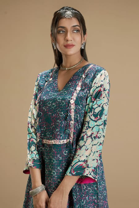 Shop_Affroz_Green Viscose Crepe Floral Abstract V Neck Print Kurta And Flared Pant Set _Online_at_Aza_Fashions