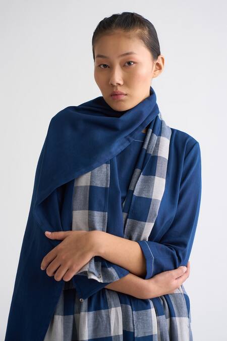 Buy_Three_Blue Melange Round Checkered Pattern Flared Dress With Scarf _Online_at_Aza_Fashions