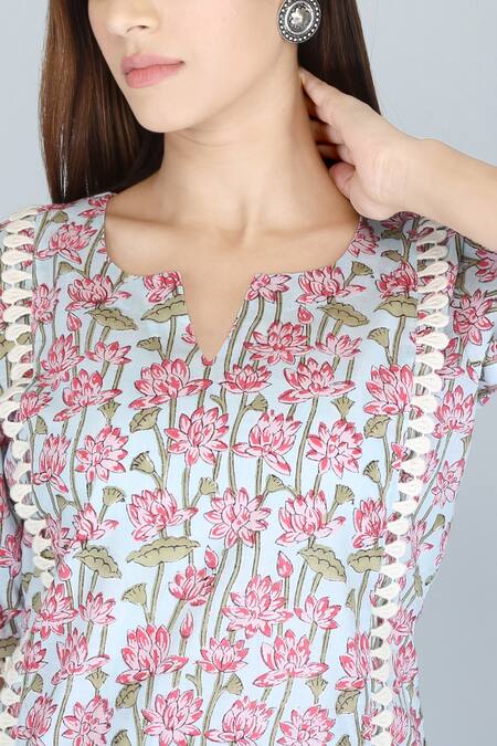Buy_Kalakaari By Sagarika_Blue Cotton Lace Split V-neck Lotus Print Kurta And Palazzo Set 