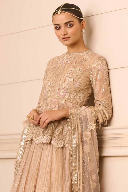 Buy_Tarun Tahiliani_Gold Tulle, Silk Organza, Jacquard Cascading Woven Border Bridal Lehenga Set_Online_at_Aza_Fashions