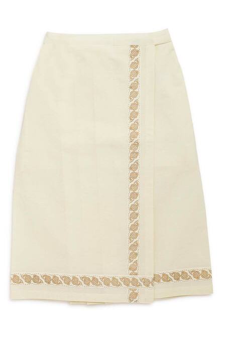 Tiber Taber_Cream Cotton Fish Print Shirt And Mundu Dhoti Set_at_Aza_Fashions