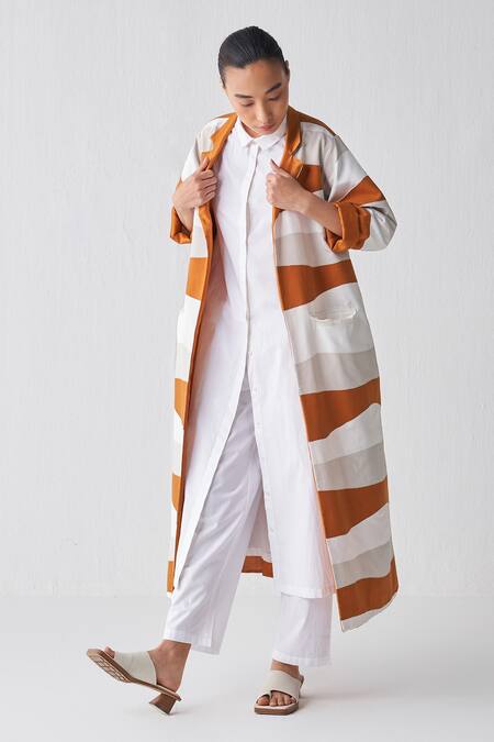 Shop Three White 100% Cotton Poplin Color Block Jacket Collared Neck Tunic Set Online at Aza Fashions Shop_Three_White 100% Cotton Poplin Color Block Jacket Collared Neck Tunic Set _Online_at_Aza_Fashions