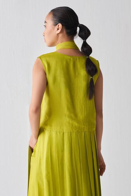 Shop Three Green Tunic Crepe V Neck Waist Pleated And Pant Set Online at Aza Fashions Shop_Three_Green Tunic Crepe V Neck Waist Pleated And Pant Set _Online_at_Aza_Fashions