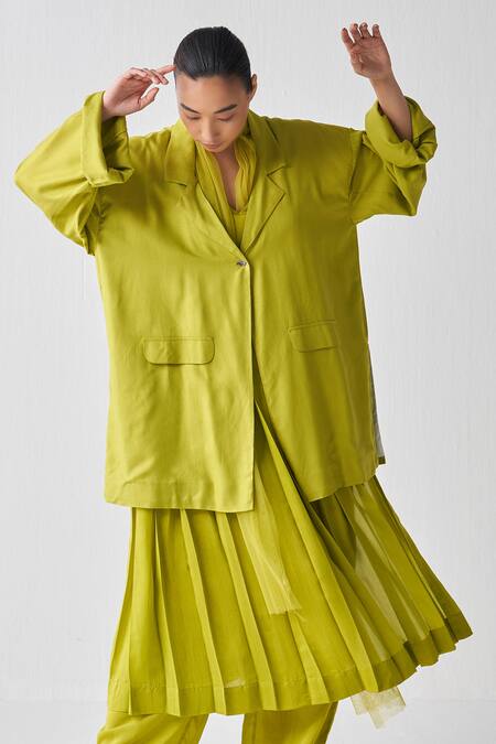 Three_Green Tunic Crepe Jacket Lapel Wide Sleeve Pant Set _at_Aza_Fashions