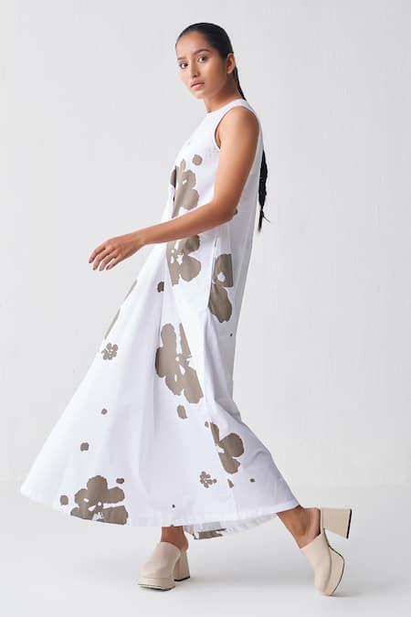 Three_White Poplin Round Neck Floral Pattern Tucked Dress _at_Aza_Fashions
