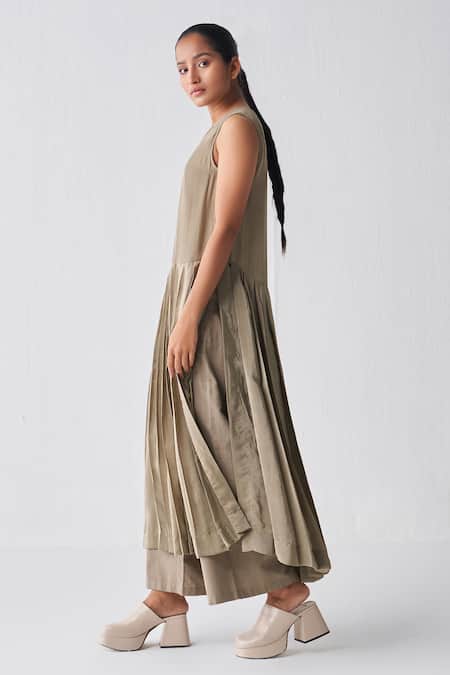 Three_Gray Crepe Plain V Neck Grey Side Slit Tunic _Online_at_Aza_Fashions