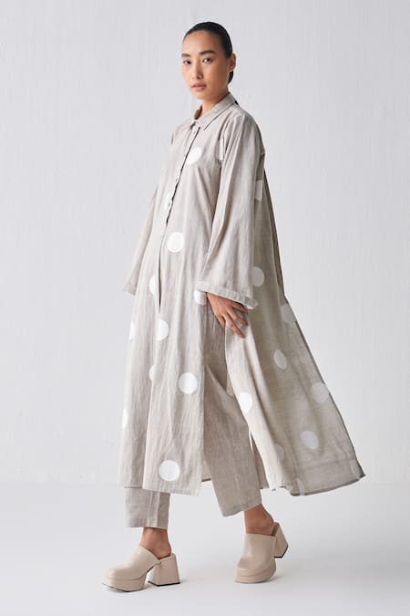 Buy Three Beige Handloom Cotton Collared Panelled Longline Shirt Online at Aza Fashions Buy_Three_Beige Handloom Cotton Collared Panelled Longline Shirt _Online_at_Aza_Fashions