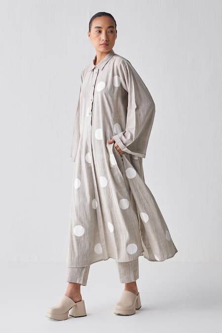 Shop Three Beige Handloom Cotton Collared Panelled Longline Shirt Online at Aza Fashions Shop_Three_Beige Handloom Cotton Collared Panelled Longline Shirt _Online_at_Aza_Fashions