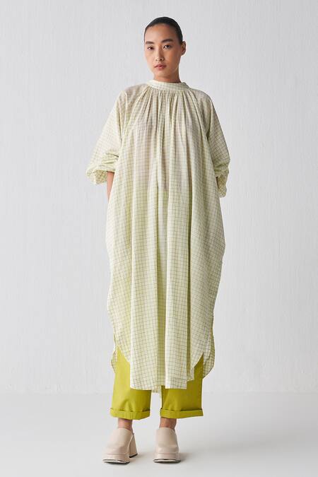 THREE_Green Poplin Plain Narrow Bottom Pant _Online_at_Aza_Fashions