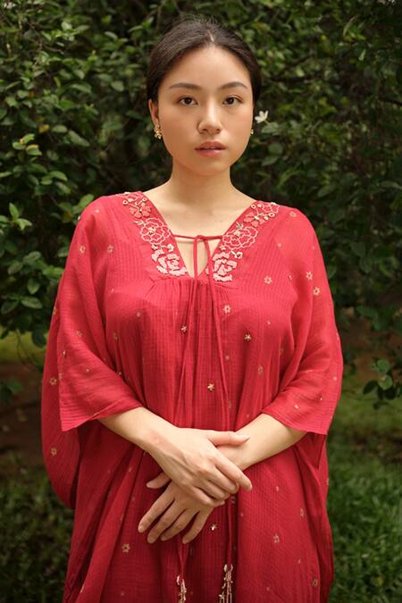 Buy Baju Red Chanderi Cotton, Silk Beads, Embroidery V-neck Printed Kaftan With Inner Online at Aza Fashions Buy_Baju_Red Chanderi Cotton, Silk Beads, Embroidery V-neck Printed Kaftan With Inner_Online_at_Aza_Fashions