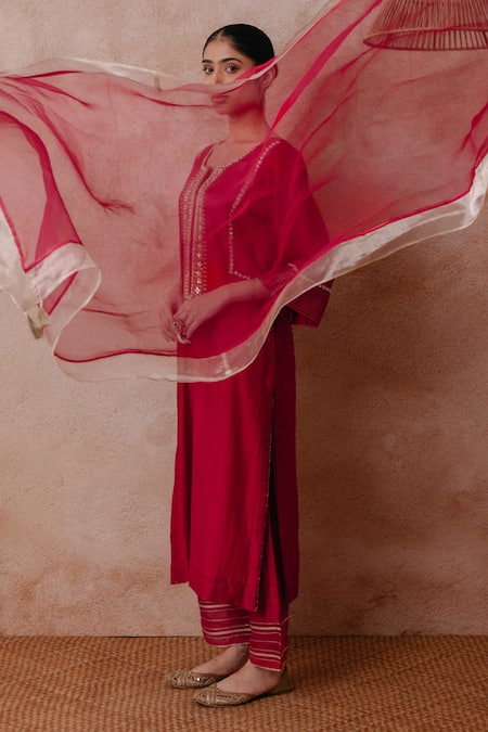 Shop_Label Mansi Nagdev_Red Chanderi Hand Embroidered Sequin Notched Round Neck Ayaat Kurta Palazzo Set _Online_at_Aza_Fashions