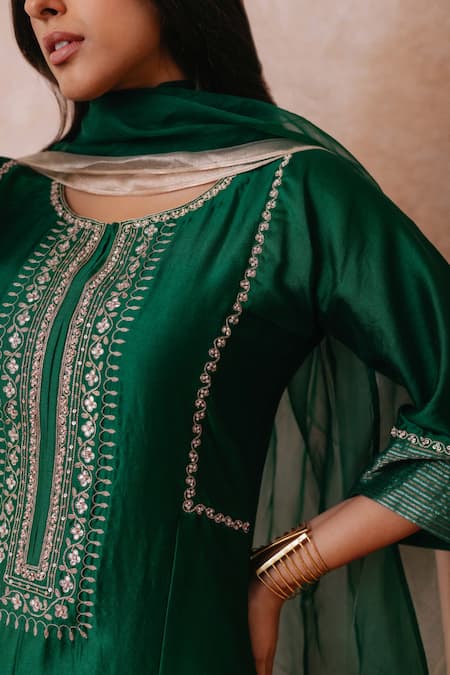 Buy Label Mansi Nagdev Green Chanderi, Organza Pearls, Sequins, Ayaat Placement Embroidered Kurta Set Online at Aza Fashions Buy_Label Mansi Nagdev_Green Chanderi, Organza Pearls, Sequins, Ayaat Placement Embroidered Kurta Set _Online_at_Aza_Fashions
