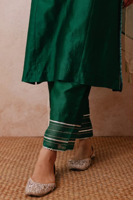 Shop Label Mansi Nagdev Green Chanderi, Organza Pearls, Sequins, Ayaat Placement Embroidered Kurta Set Online at Aza Fashions Shop_Label Mansi Nagdev_Green Chanderi, Organza Pearls, Sequins, Ayaat Placement Embroidered Kurta Set _Online_at_Aza_Fashions