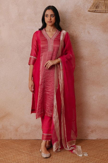 Label Mansi Nagdev Pink Chanderi, Cotton, Silk, Organza Pearls, Sequins, Madiha Panelled Kurta Set Online at Aza Fashions Label Mansi Nagdev_Pink Chanderi, Cotton, Silk, Organza Pearls, Sequins, Madiha Panelled Kurta Set _Online_at_Aza_Fashions