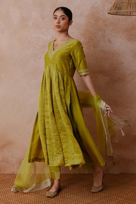 Buy_Label Mansi Nagdev_Green Chanderi, Cotton, Organza, Silk Pearls, Sadia Panelled Anarkali Set _Online_at_Aza_Fashions