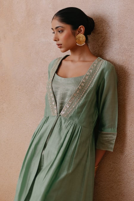 Shop_Label Mansi Nagdev_Green Jacket Chanderi Hand Embroidered Sequin Jacket Aqsa Pleated Trouser Set _Online_at_Aza_Fashions