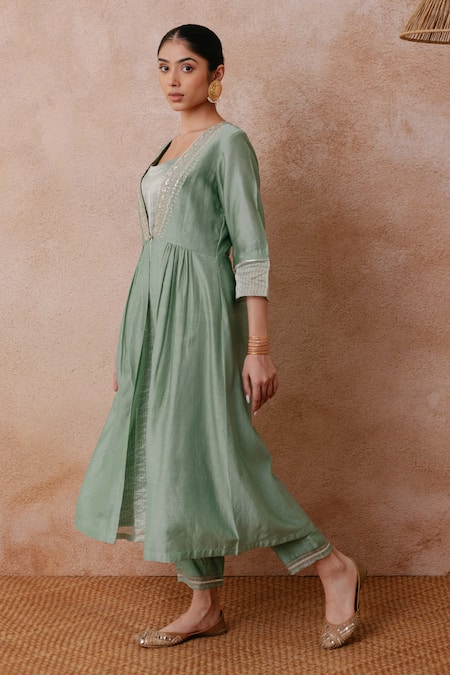 Buy_Label Mansi Nagdev_Green Jacket Chanderi Hand Embroidered Sequin Jacket Aqsa Pleated Trouser Set 