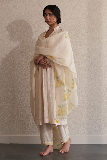 Shop Label Mansi Nagdev Off White Cotton, Muslin Beads, Embroidery V-neck Urja Pintucked Yoke Kurta Set Online at Aza Fashions Shop_Label Mansi Nagdev_Off White Cotton, Muslin Beads, Embroidery V-neck Urja Pintucked Yoke Kurta Set _Online_at_Aza_Fashions