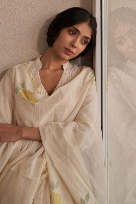 Label Mansi Nagdev Off White Cotton, Muslin Beads, Embroidery V-neck Urja Pintucked Yoke Kurta Set at Aza Fashions Label Mansi Nagdev_Off White Cotton, Muslin Beads, Embroidery V-neck Urja Pintucked Yoke Kurta Set _at_Aza_Fashions