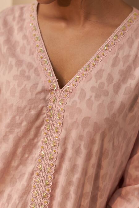 Shop Label Mansi Nagdev Pink , Satin Cut Sehaj Floral Pattern Kurta Printed Trouser Set Online at Aza Fashions Shop_Label Mansi Nagdev_Pink , Satin Cut Sehaj Floral Pattern Kurta Printed Trouser Set _Online_at_Aza_Fashions