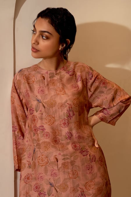 Buy_Dot_Pink Cotton, Silk Round Neck Floral Printed Kurta Set _Online_at_Aza_Fashions
