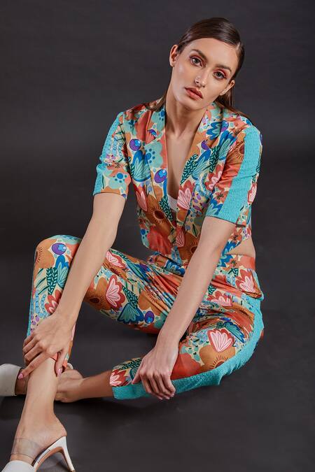 Buy_Fuga_Green Cotton Embroidery Coral Reef Cropped Blazer And Straight Pant Set_Online_at_Aza_Fashions