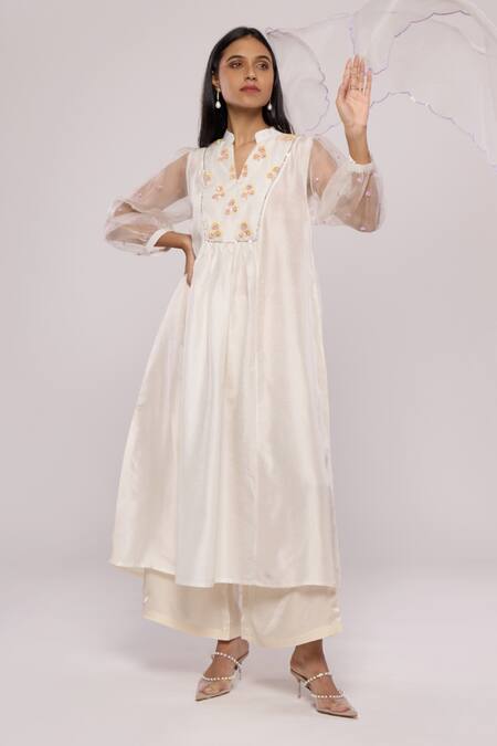 Buy Mayu Kothari White Organza Hand Embroidered Dupatta Online at Aza Fashions Buy_Mayu Kothari_White Organza Hand Embroidered Dupatta _Online_at_Aza_Fashions